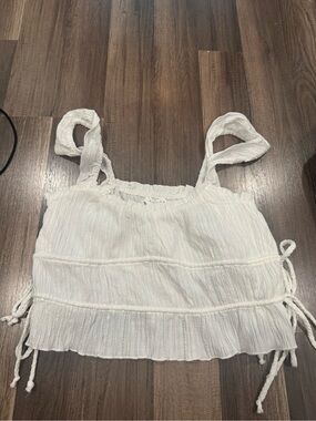 Women's White Textured Top